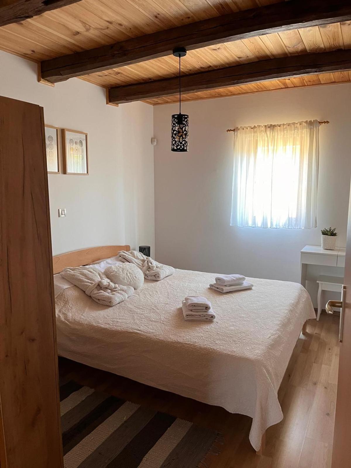 Kuca Za Odmor Markoci Rakovica Bagian luar foto